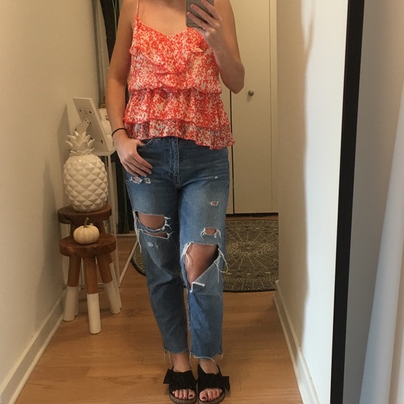 Feminine Tiered Printed Top - Picture 2 of 4